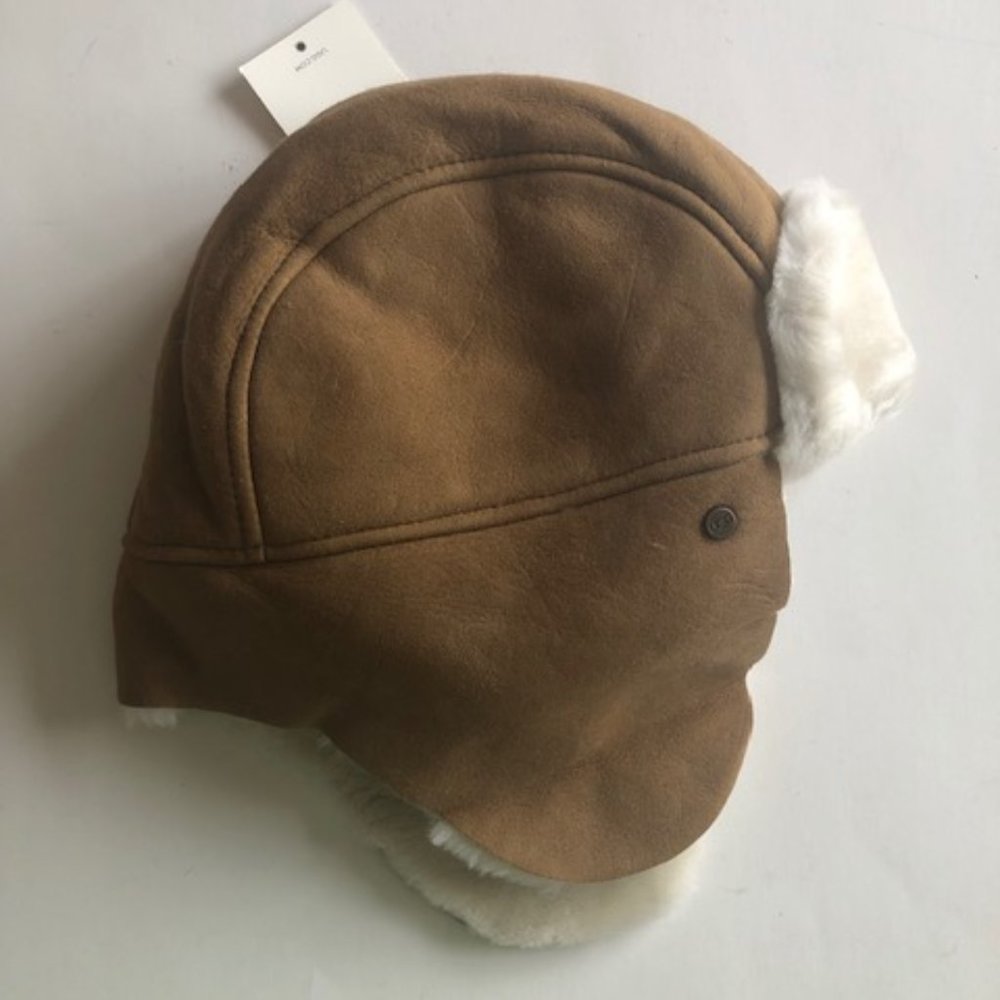 UGG KIDS LEATHER & REAL SHEARLING TRAPPER HAT. SHEEPSKIN. NWT